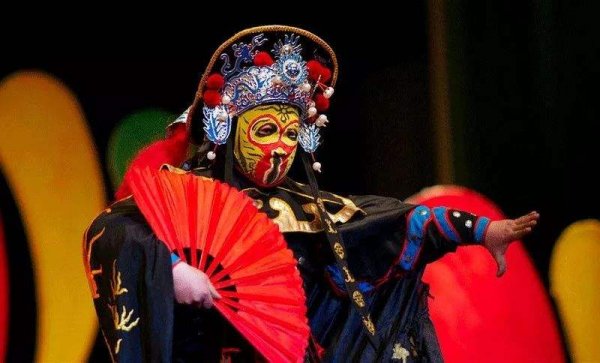 變臉是我國(guó)哪個(gè)戲劇的絕活？川劇表演特技之一