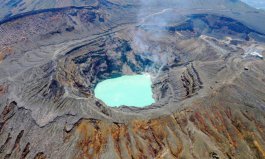 世界上最大的火山口，日本的阿蘇山火山口